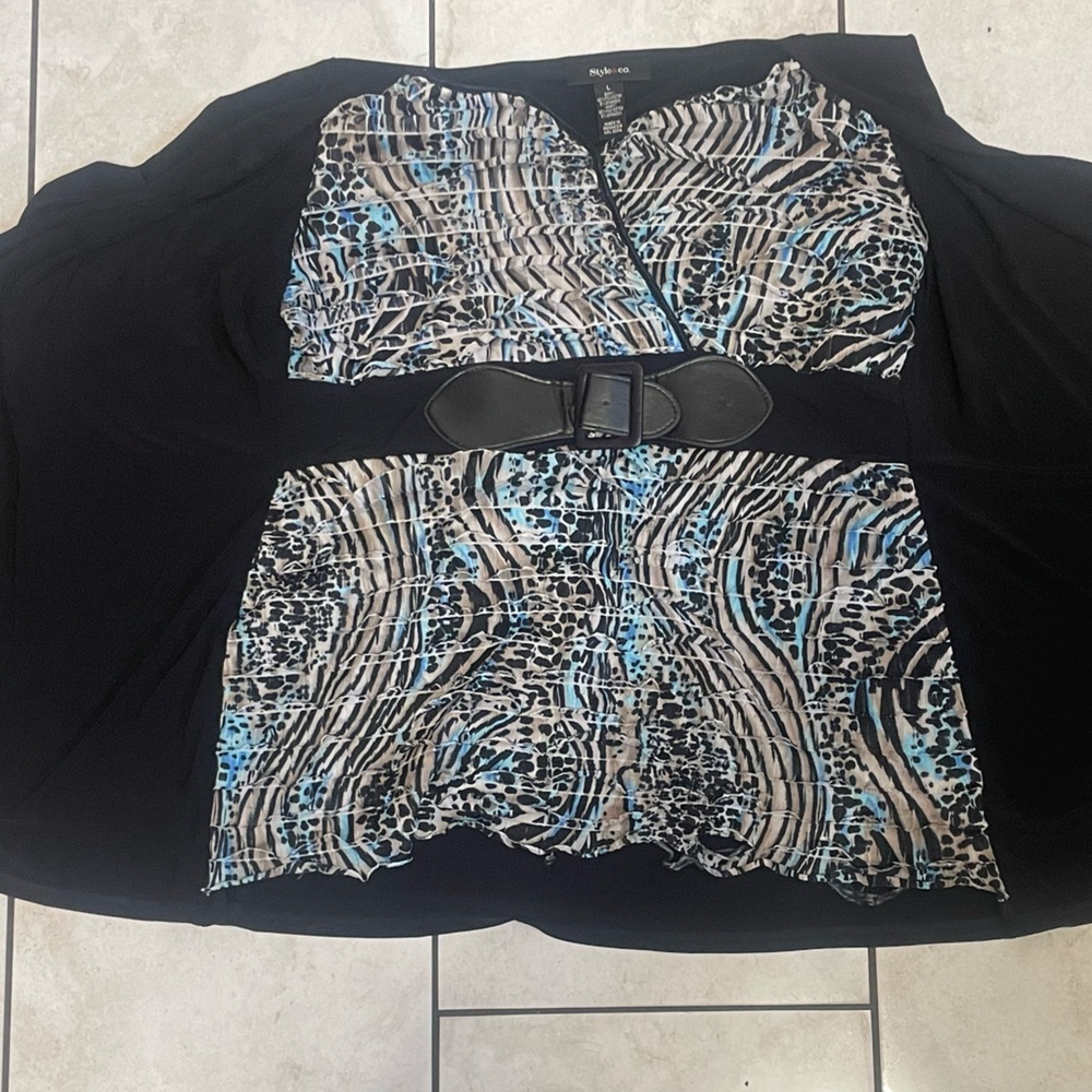 Style & Co. Women’s Top Size L (95% Polyester, 5% Spandex)